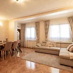 Villa Rose