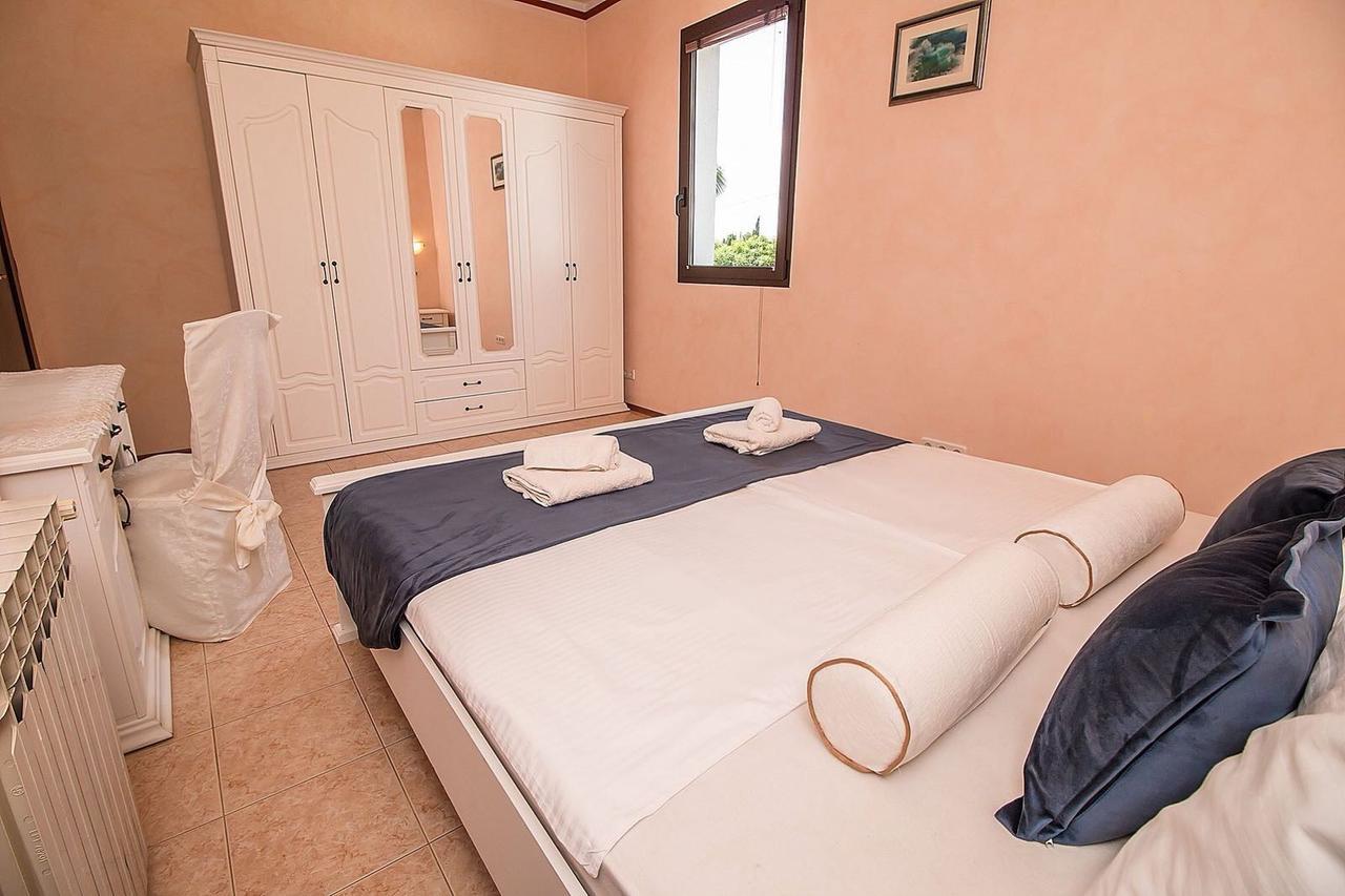 Rose Apartment *